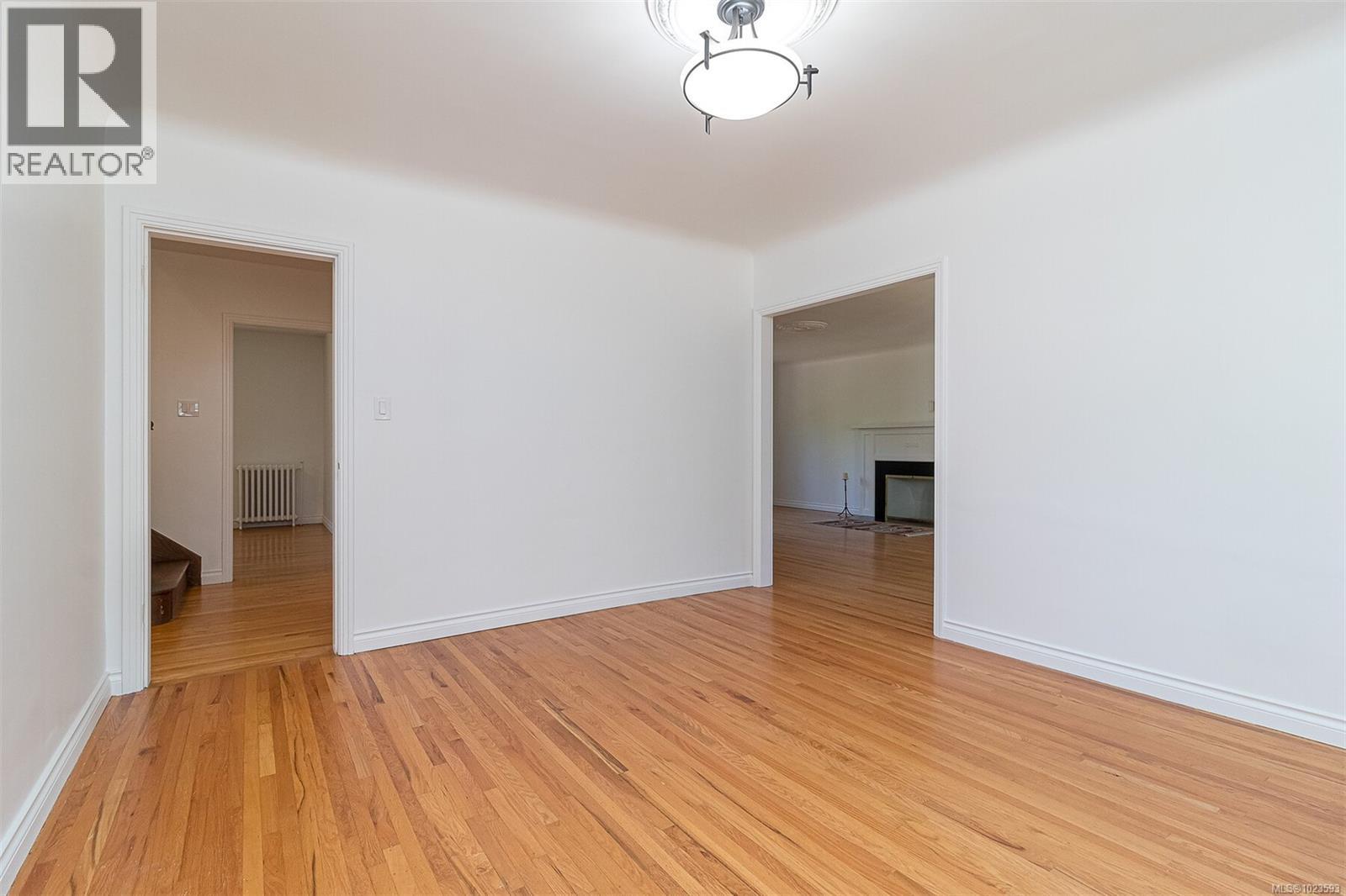  3260 Beach Drive, Oak Bay