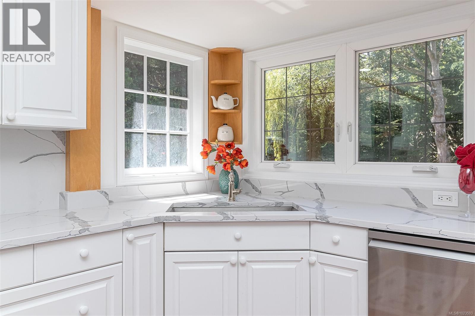  3260 Beach Drive, Oak Bay