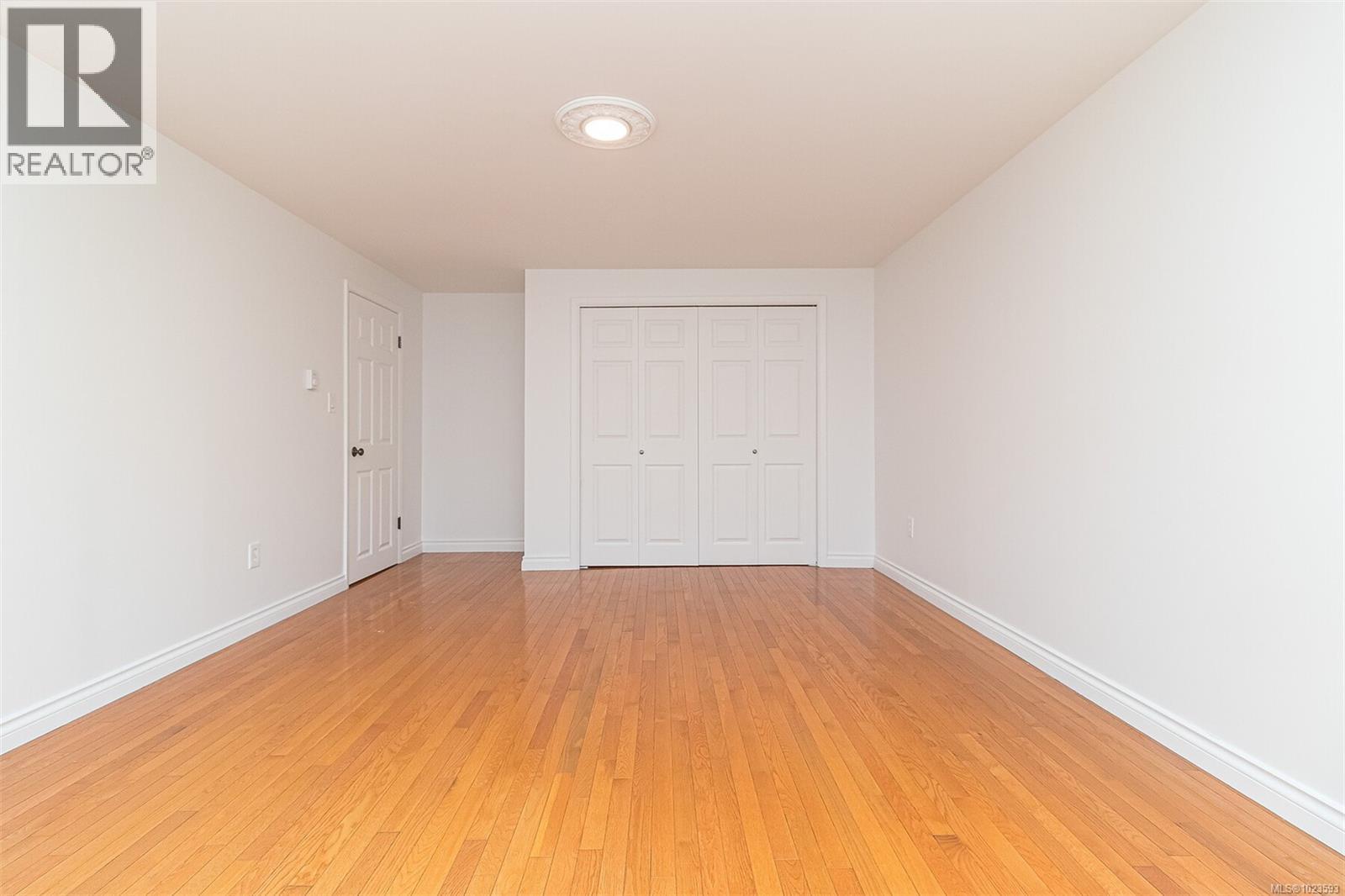  3260 Beach Drive, Oak Bay