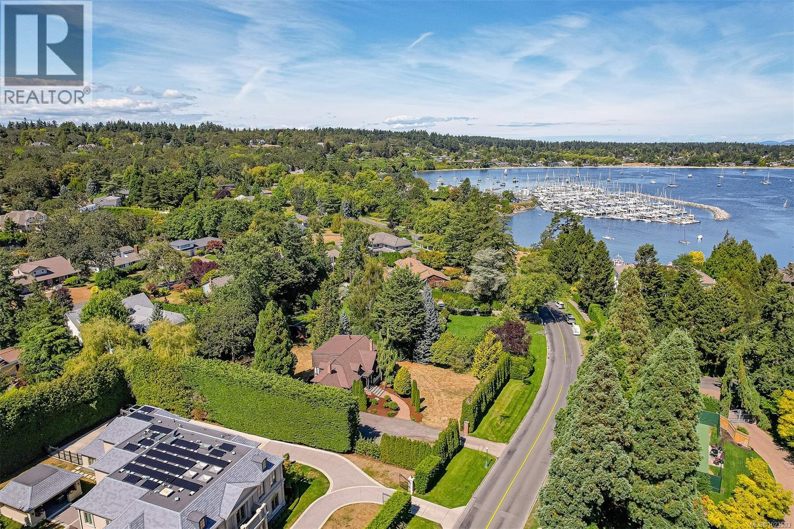  3260 Beach Drive, Oak Bay