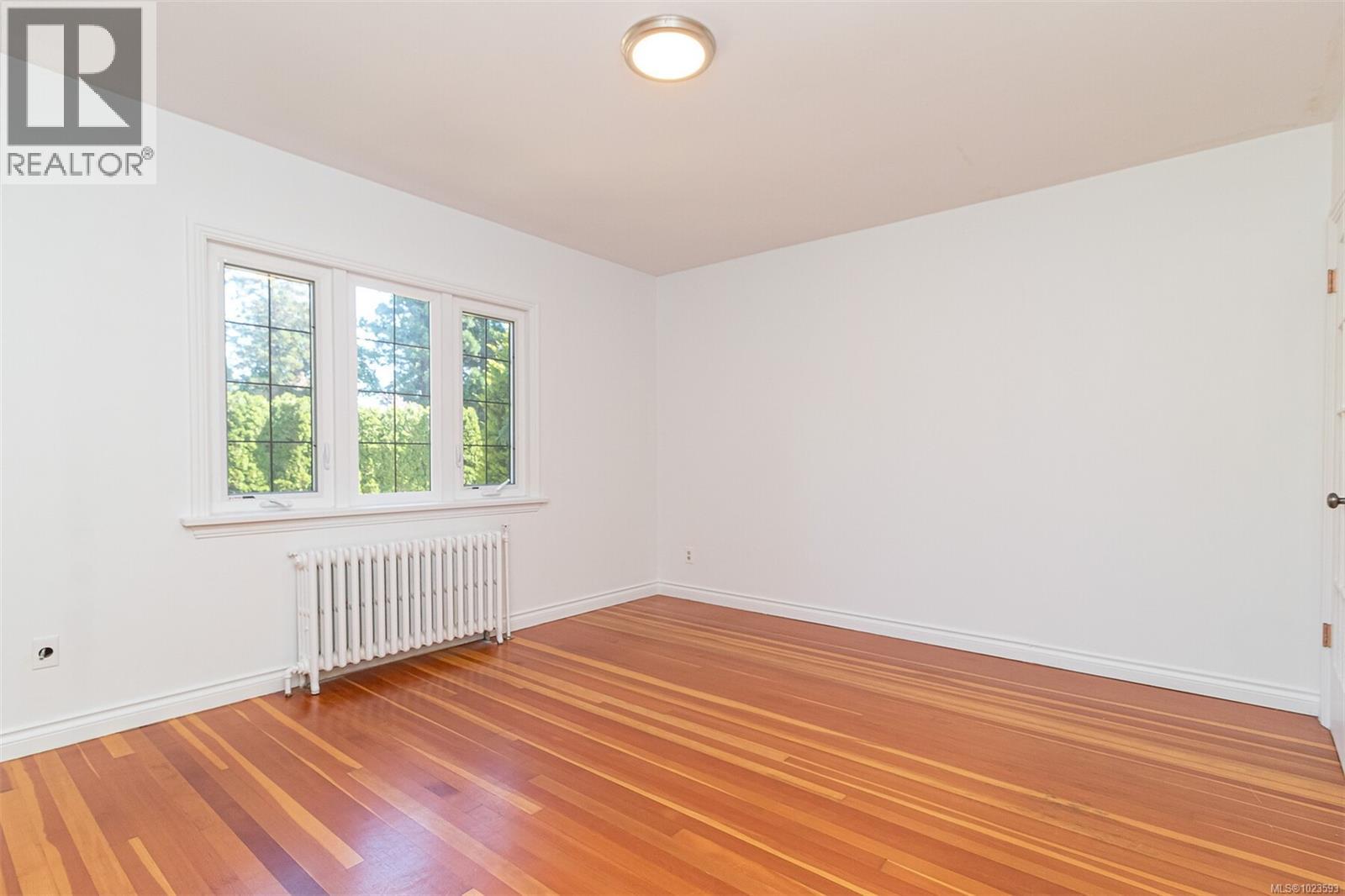  3260 Beach Drive, Oak Bay