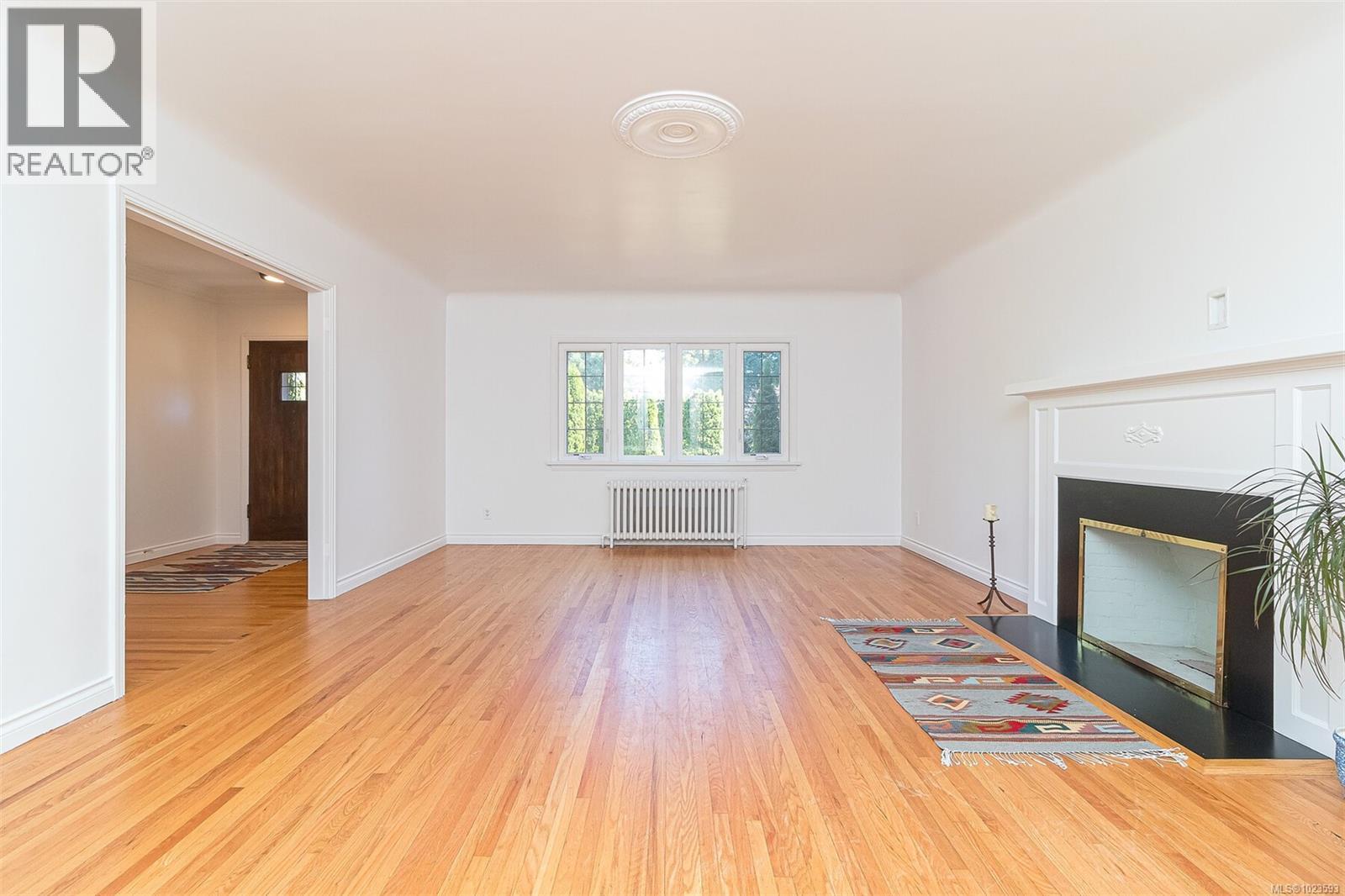  3260 Beach Drive, Oak Bay