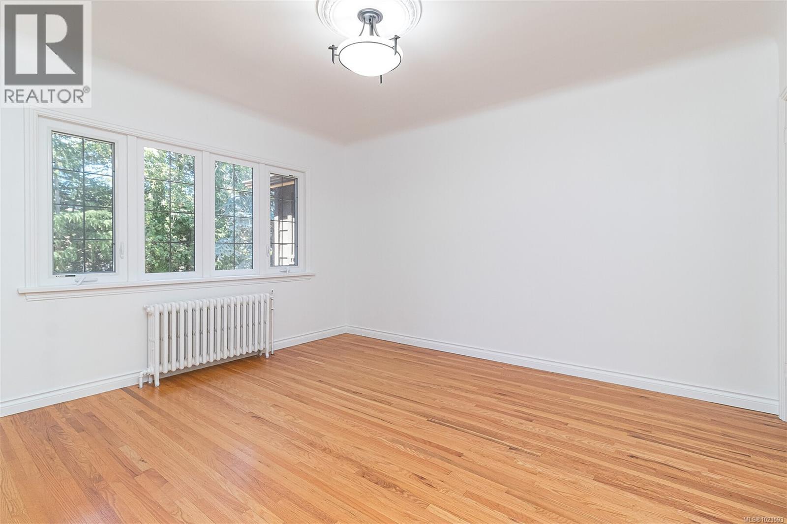  3260 Beach Drive, Oak Bay