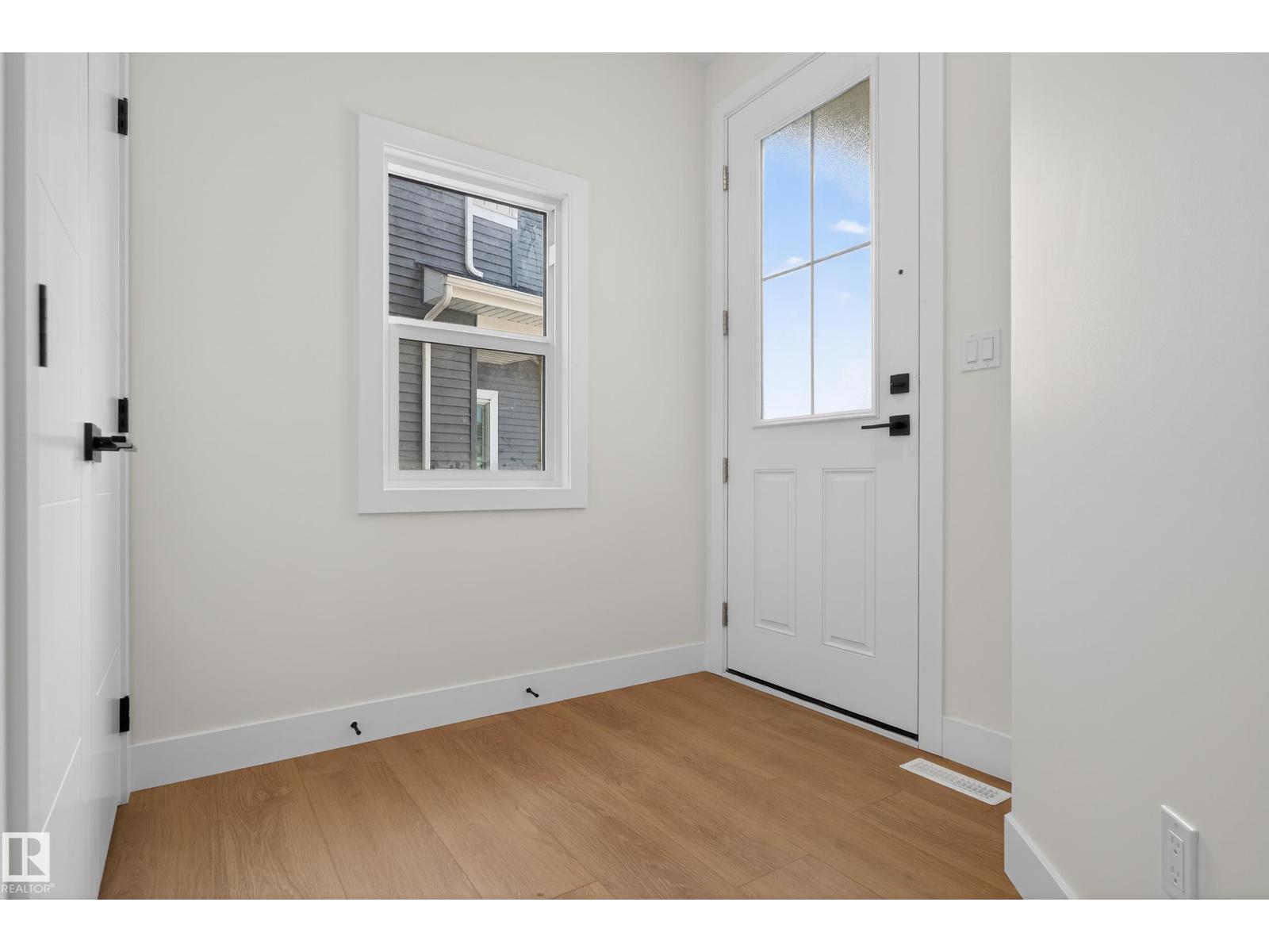 5 ROSA CR, St. Albert