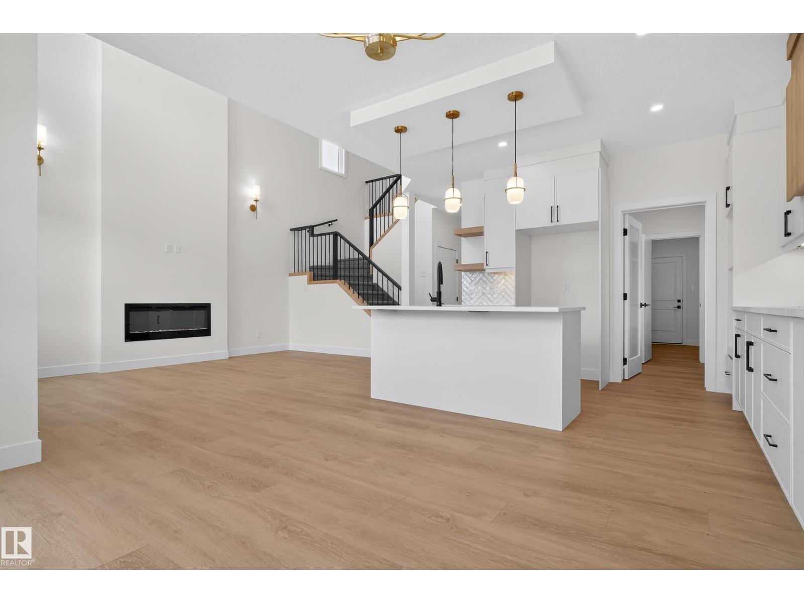 5 ROSA CR, St. Albert