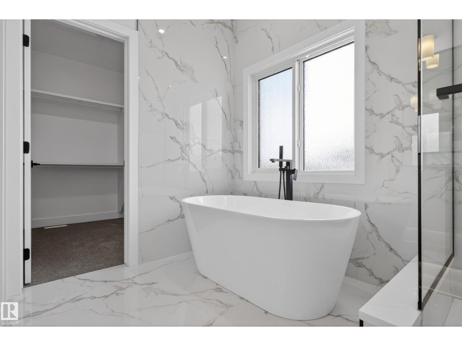 5 ROSA CR, St. Albert