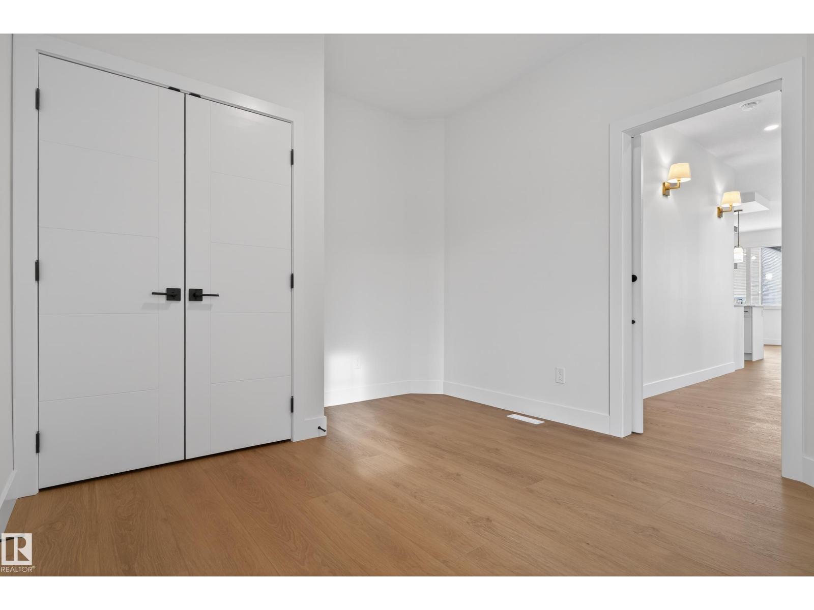 5 ROSA CR, St. Albert