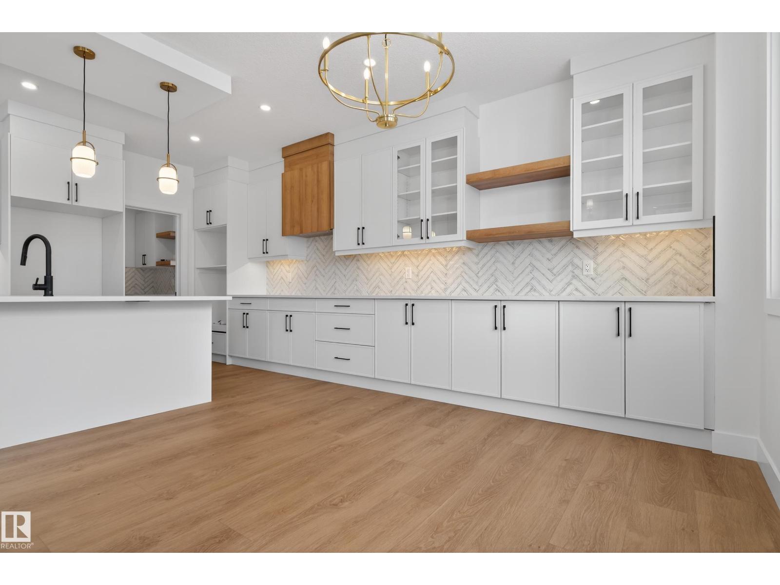 5 ROSA CR, St. Albert