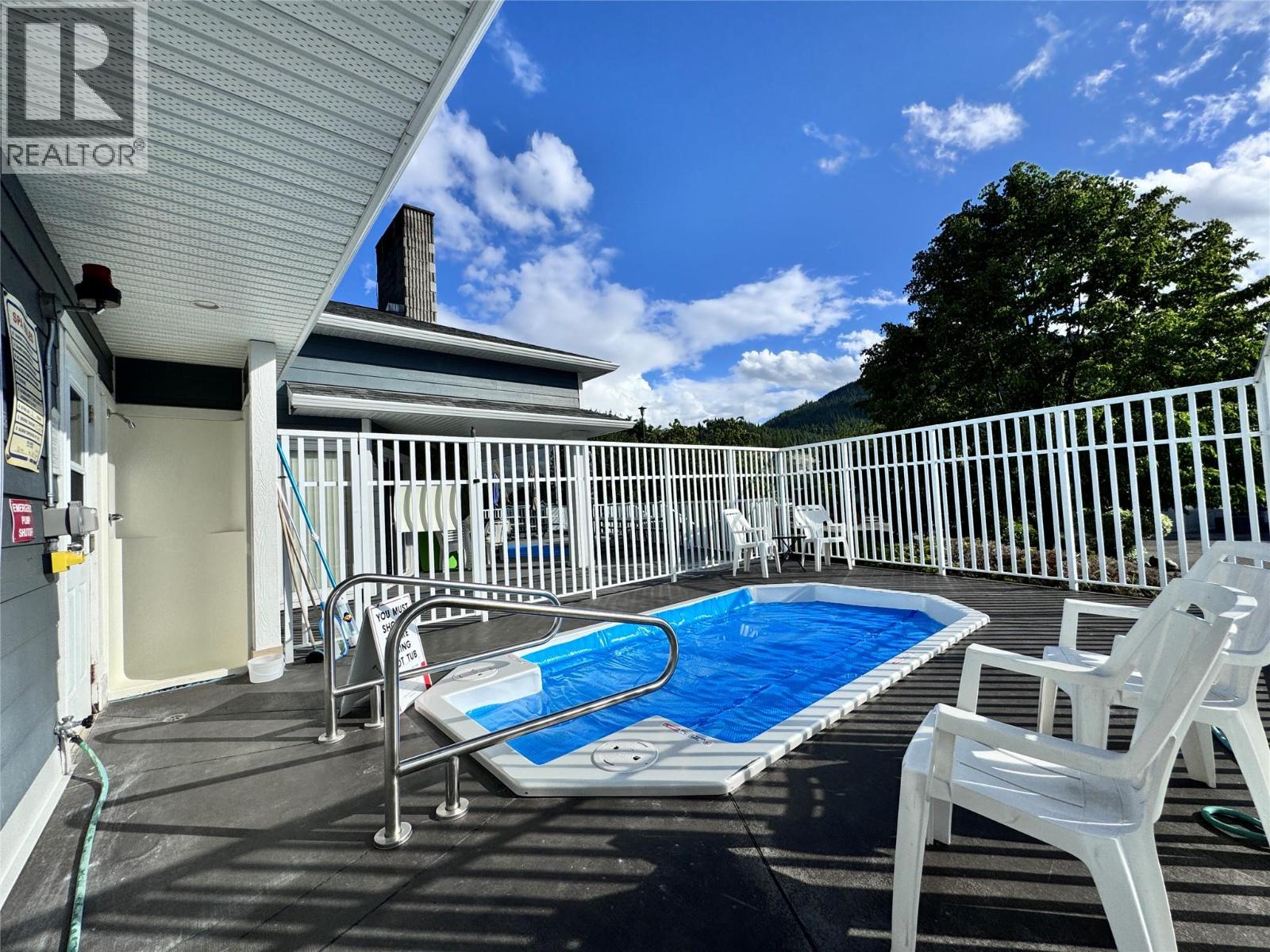 17 1455 Silver Sands Road, Sicamous