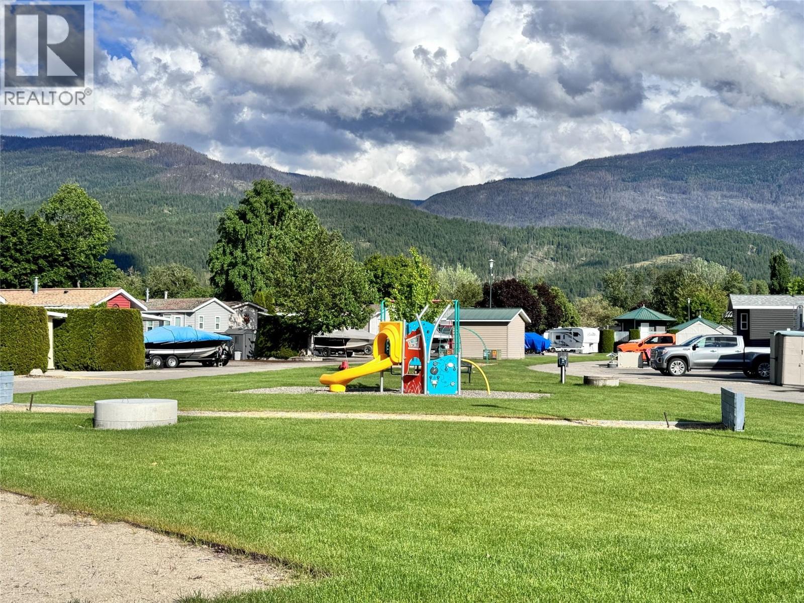 17 1455 Silver Sands Road, Sicamous