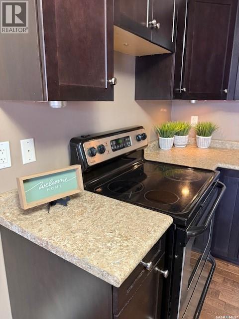 22 38 Spence STREET - Photo 5 of 28, Regina, Saskatchewan