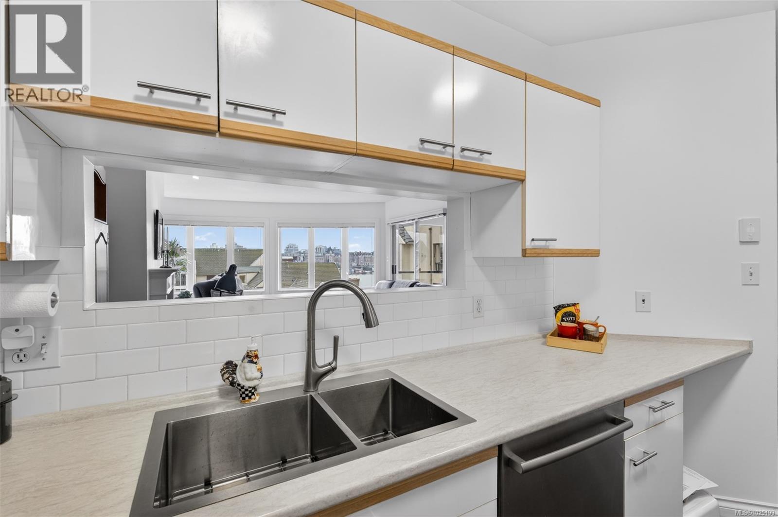 618 50 Songhees Road, Victoria