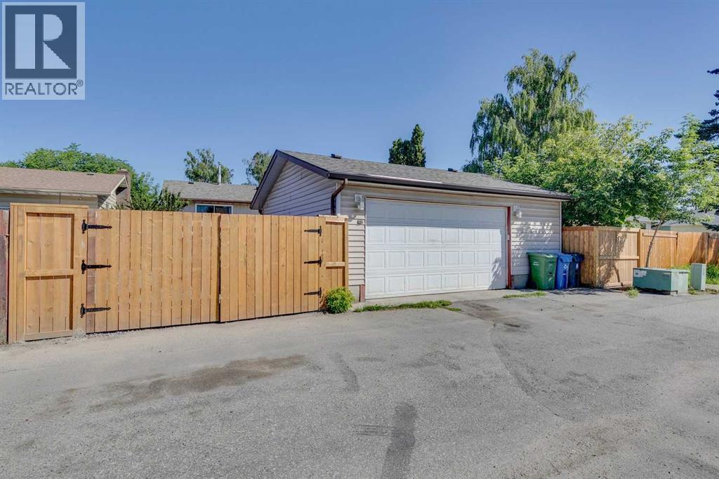 Single Family House Bungalow for Sale in  Dover Ridge Drive SE Dover Calgary 