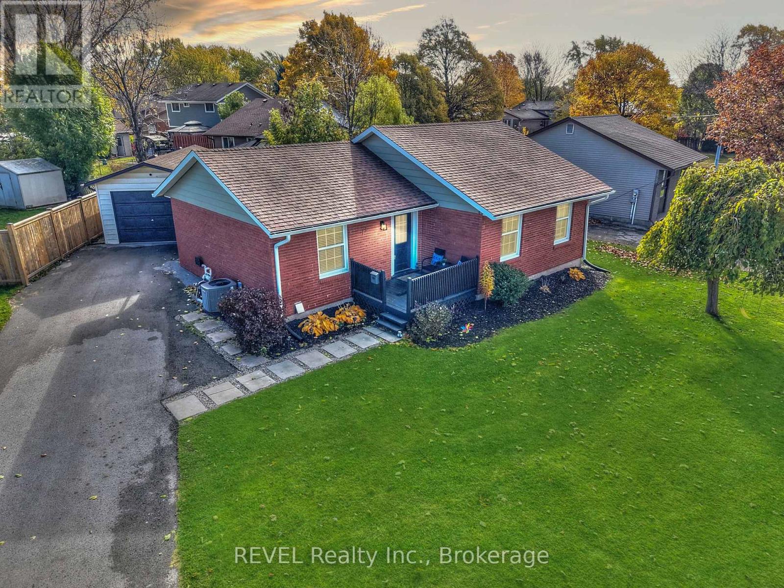 11 NEWLEAF CRESCENT - 1