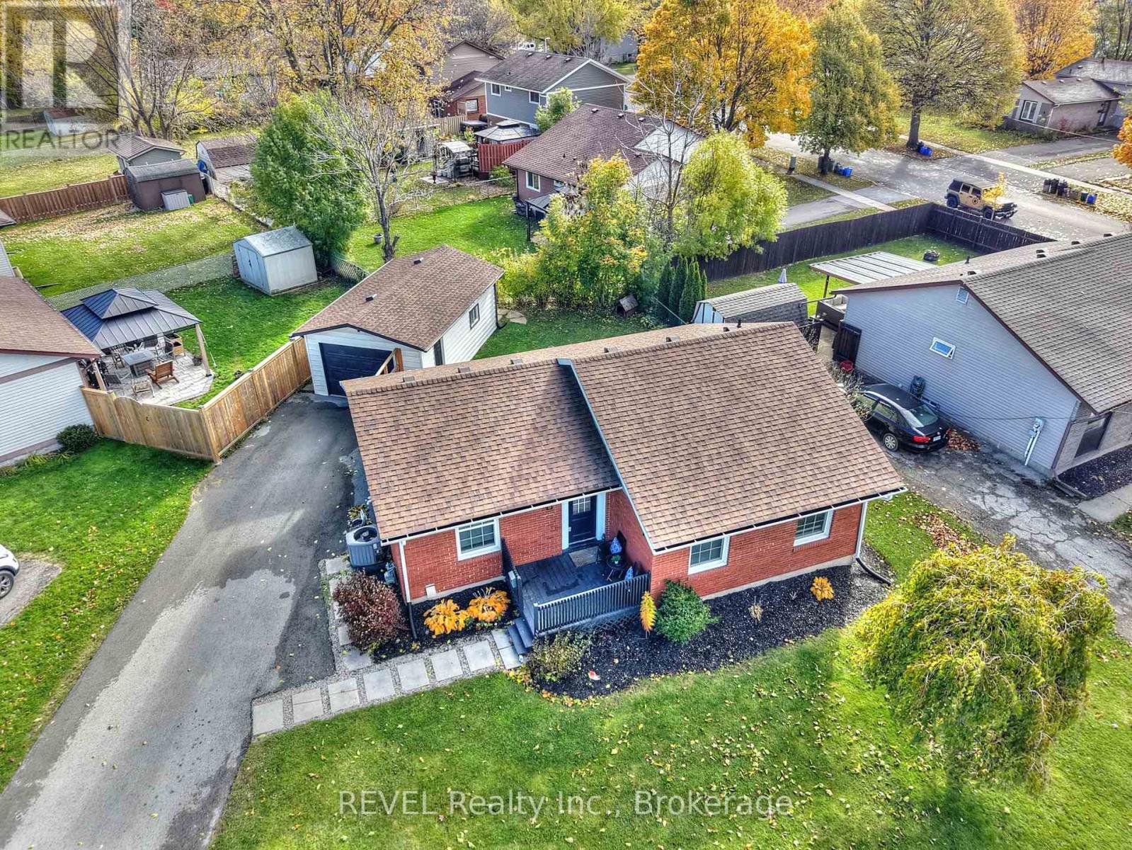 11 NEWLEAF CRESCENT - Photo 2 of 44, Welland (N. Welland), Ontario