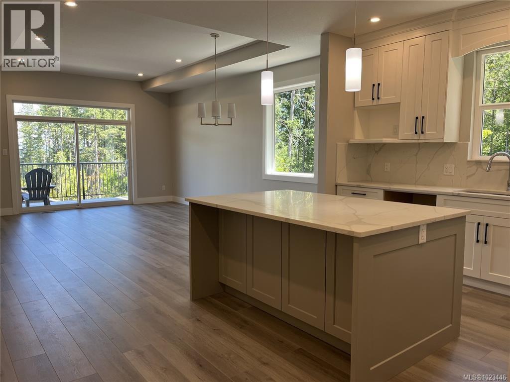 671 SANDERSON RD - 12