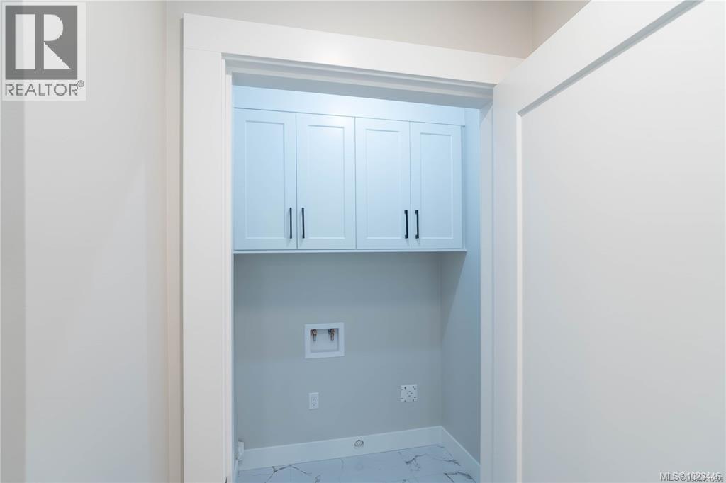 671 SANDERSON RD - 40