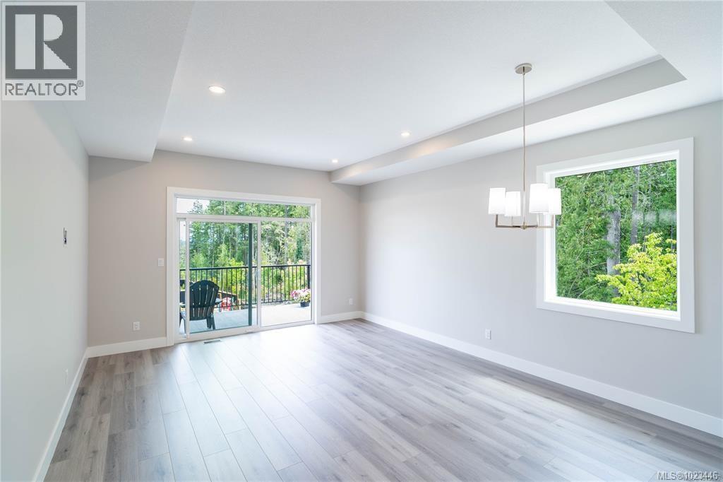 671 SANDERSON RD - 6