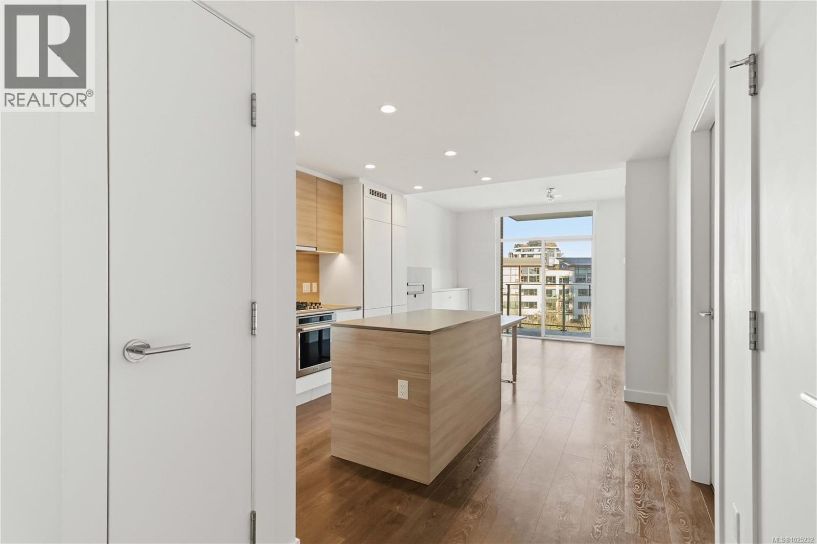 506 60 Saghalie Road, Victoria