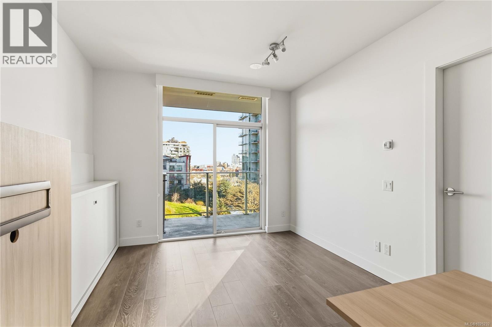 506 60 Saghalie Road, Victoria