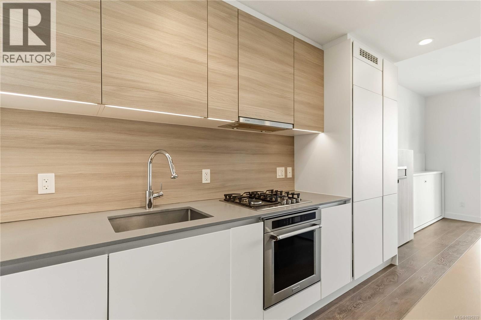 506 60 Saghalie Road, Victoria