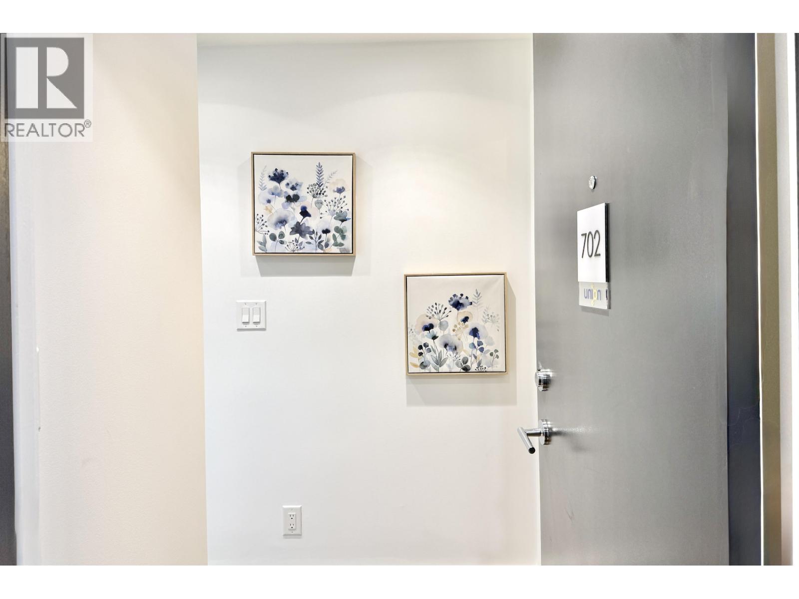 702 518 WHITING WAY, Coquitlam