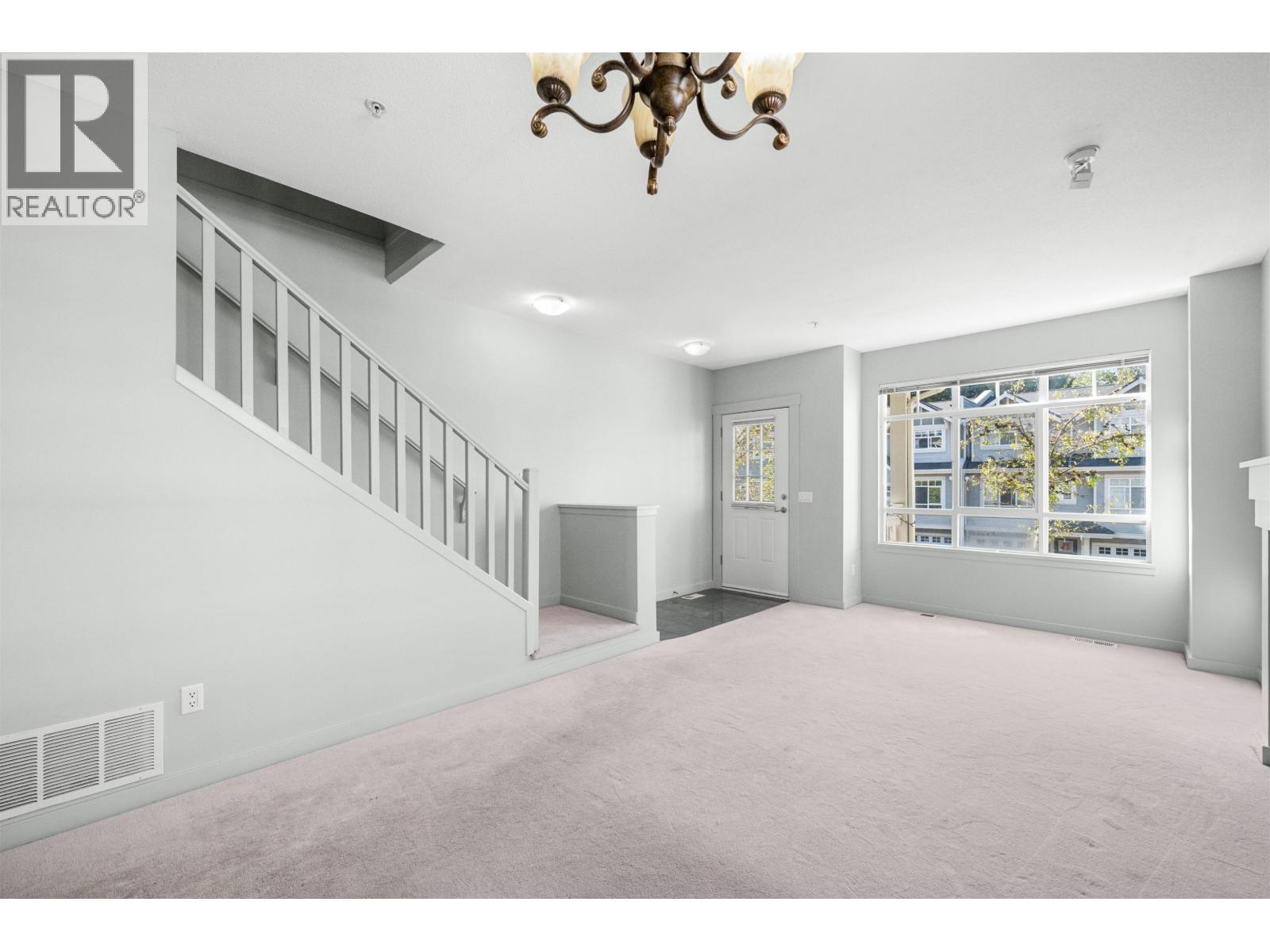 3265 CLERMONT MEWS - Photo 5 of 27, Vancouver, British Columbia