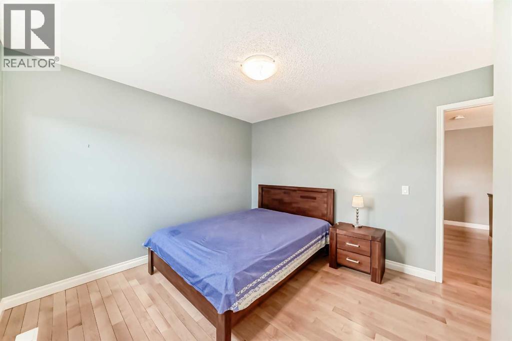 Single Family House for Sale in  Scimitar Bay NW Scenic Acres Calgary 