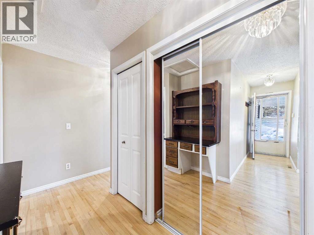 Single Family House Bungalow for Sale in  Dalcastle Mews NW Dalhousie Calgary 