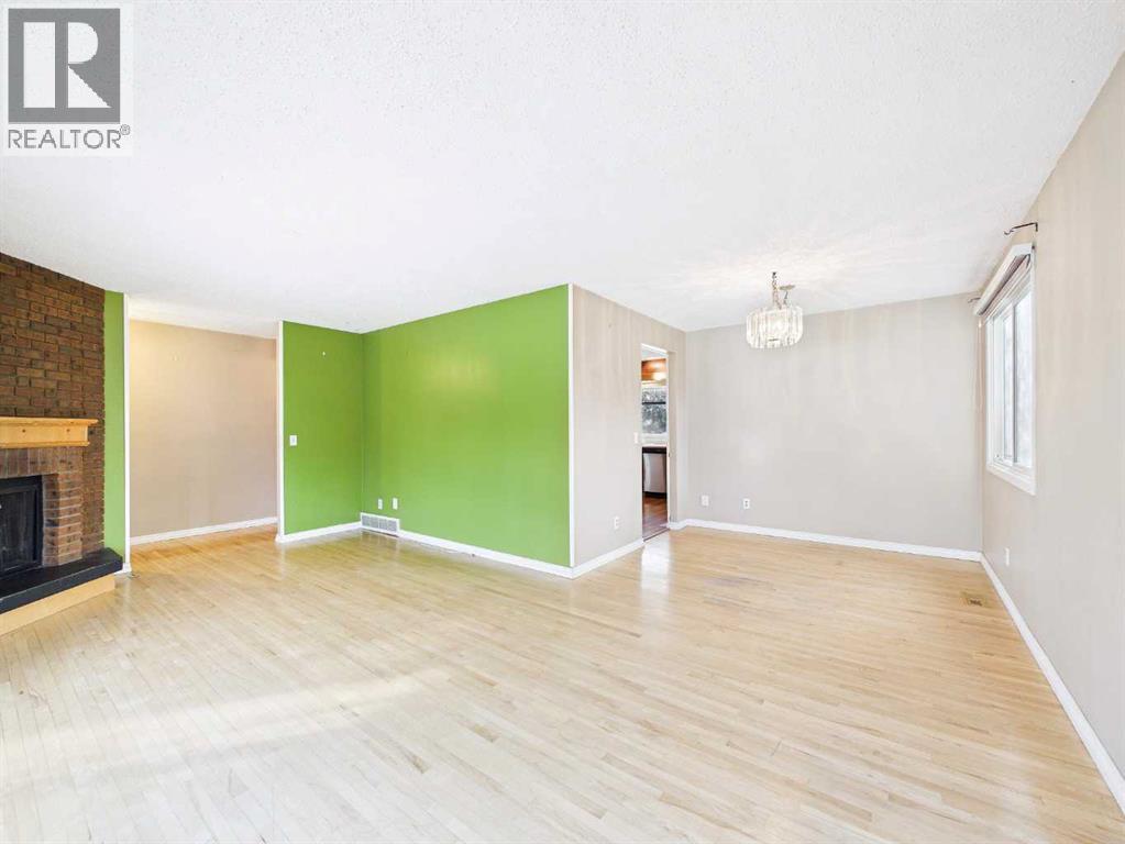 Single Family House Bungalow for Sale in  Dalcastle Mews NW Dalhousie Calgary 