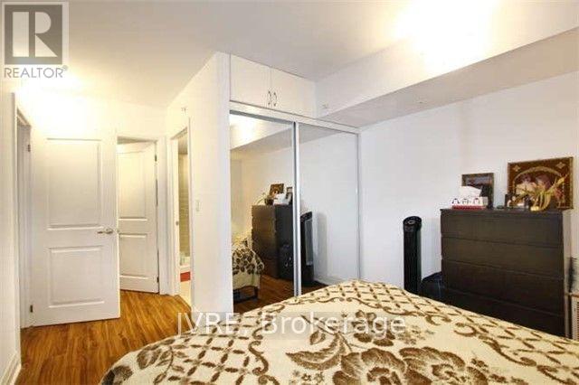 #107 12 WOODSTREAM BOULEVARD - 19