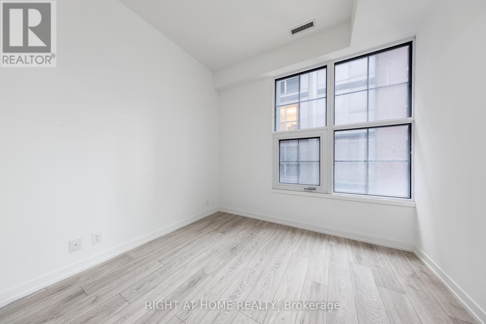 #605 55 MERCER STREET - 16