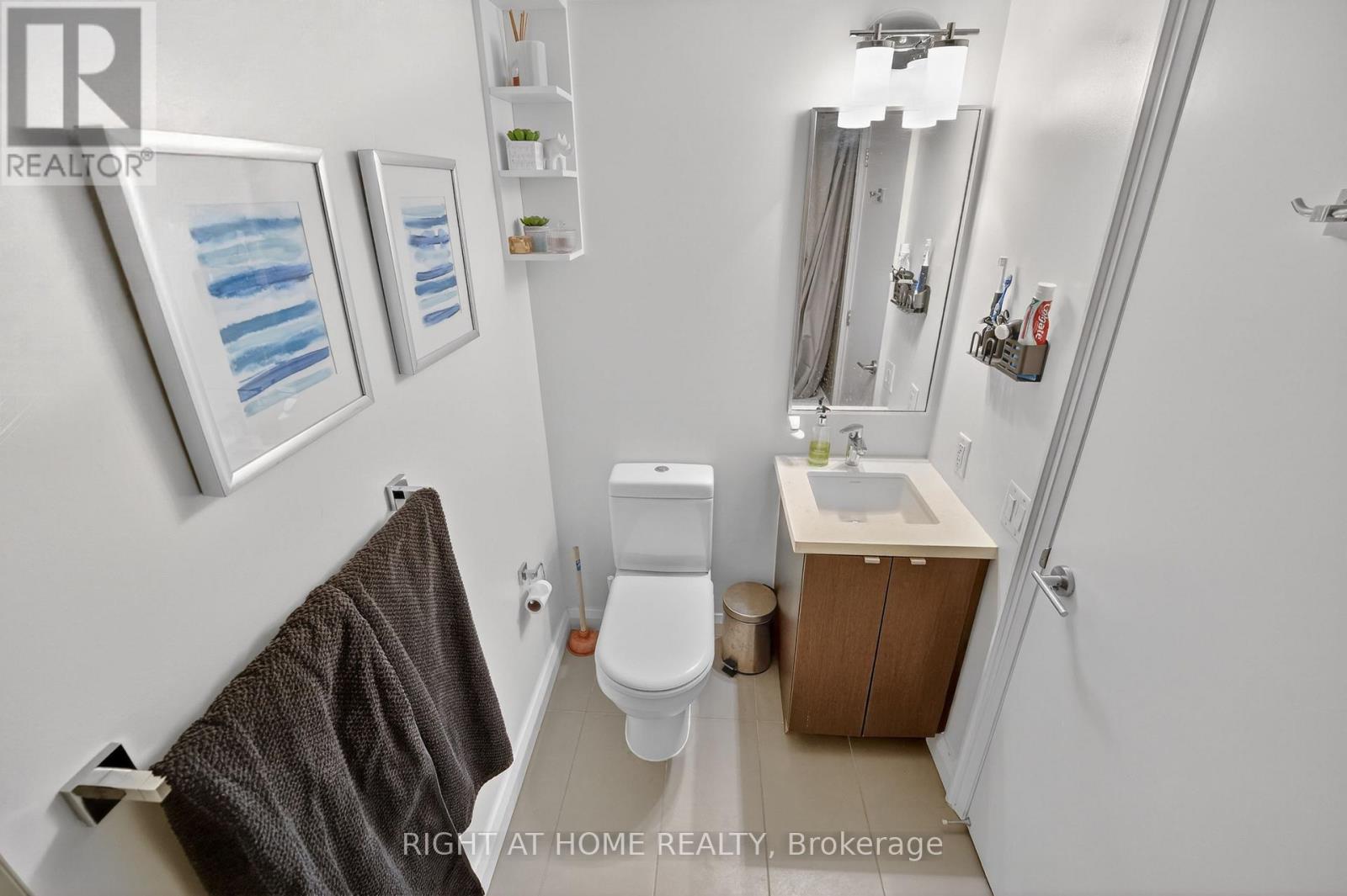 #2512 155 YORKVILLE AVENUE - 18