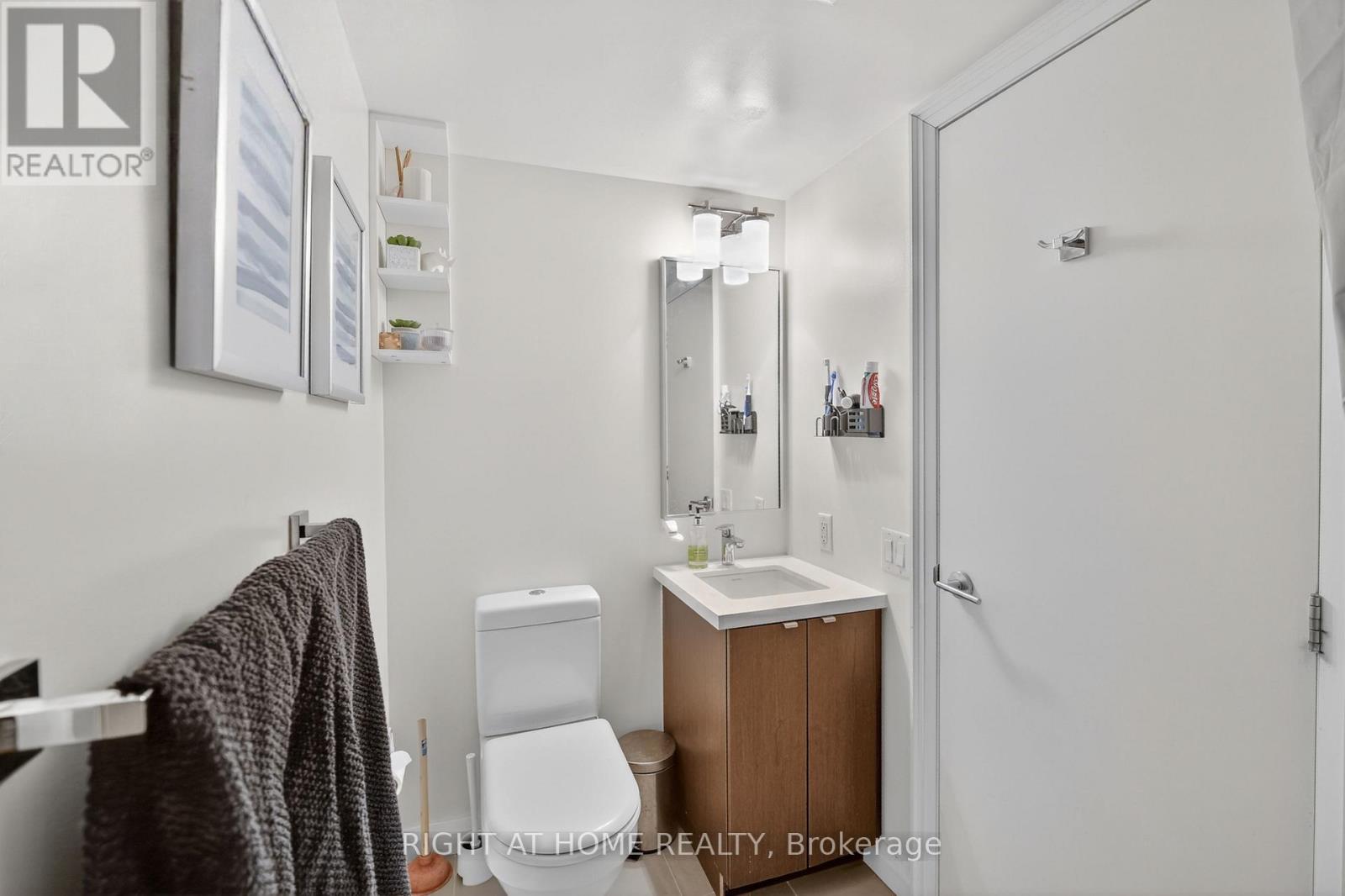 #2512 155 YORKVILLE AVENUE - 21