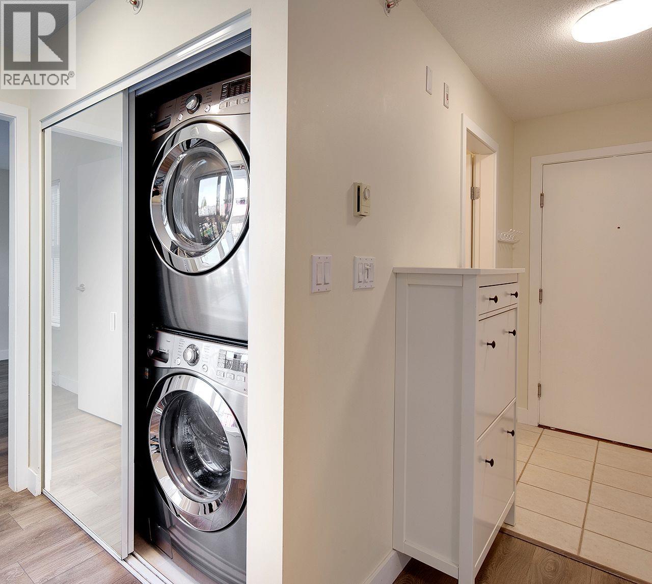 401 7088 MONT ROYAL SQUARE, Vancouver