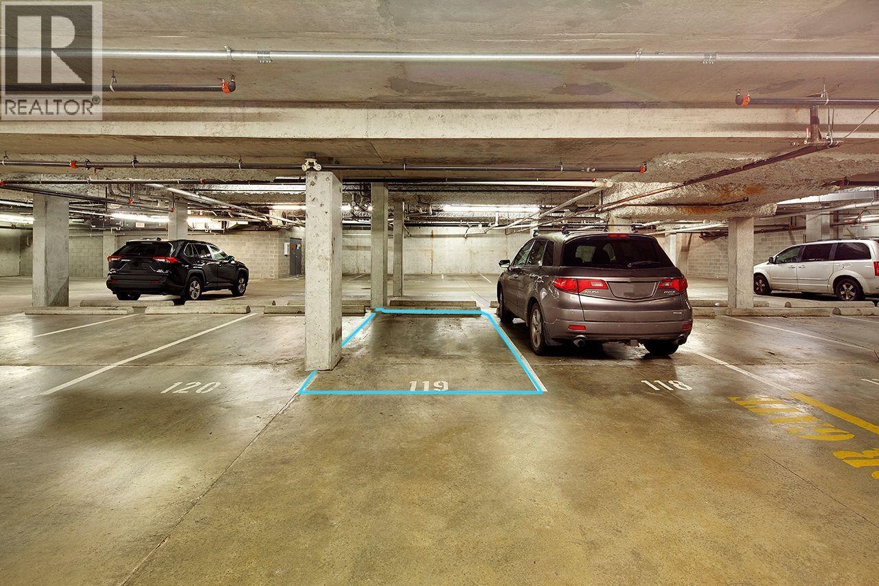 401 7088 MONT ROYAL SQUARE, Vancouver