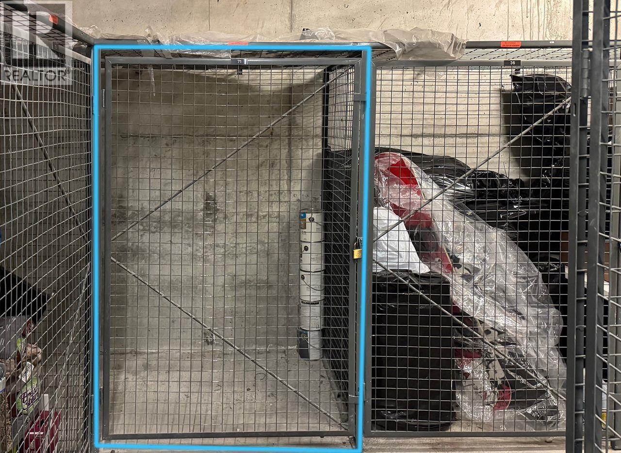 401 7088 MONT ROYAL SQUARE, Vancouver