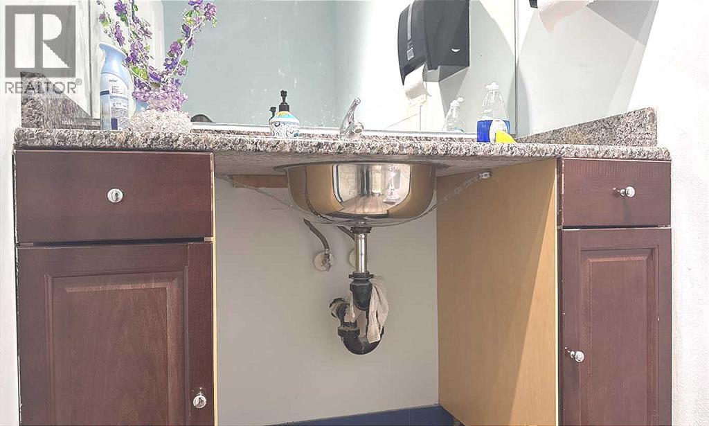 Business for Sale in Nails street Salon  SE Acadia Calgary 