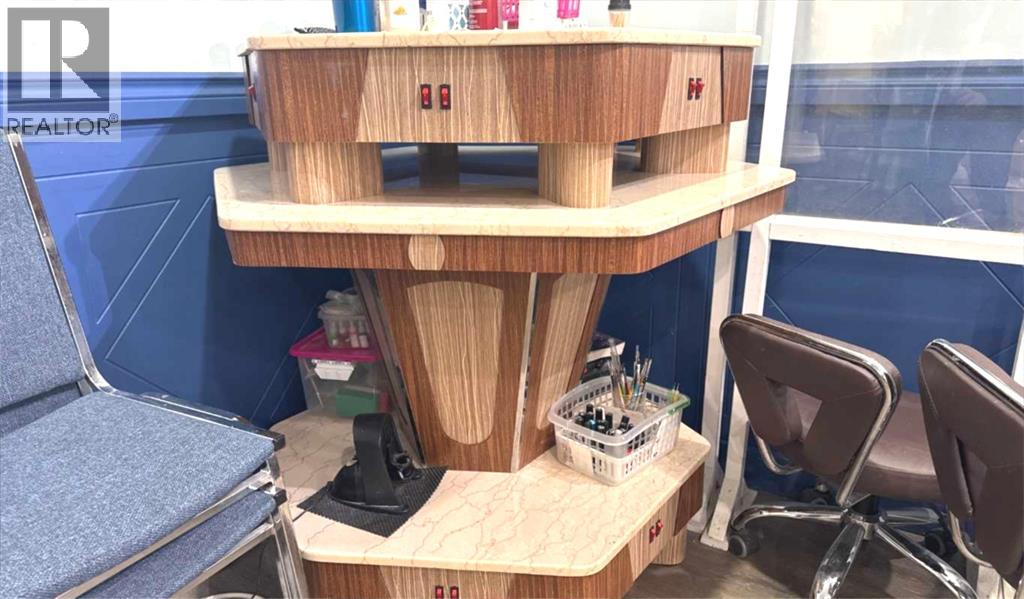 Business for Sale in Nails street Salon  SE Acadia Calgary 
