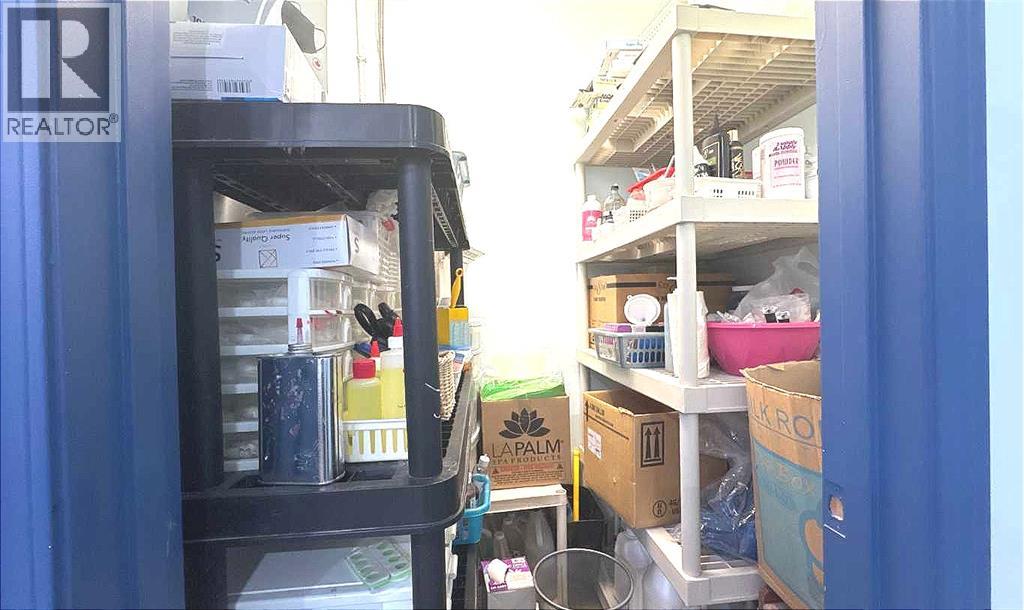 Business for Sale in Nails street Salon  SE Acadia Calgary 