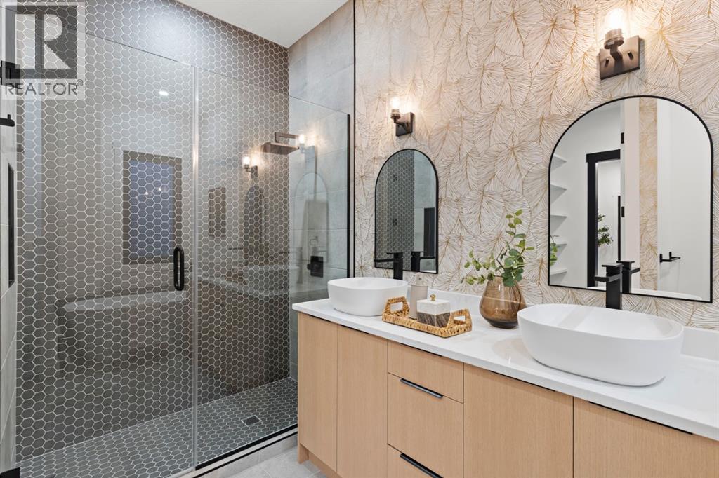 Single Family House Bungalow for Sale in  Glacier Drive SW Glamorgan Calgary 