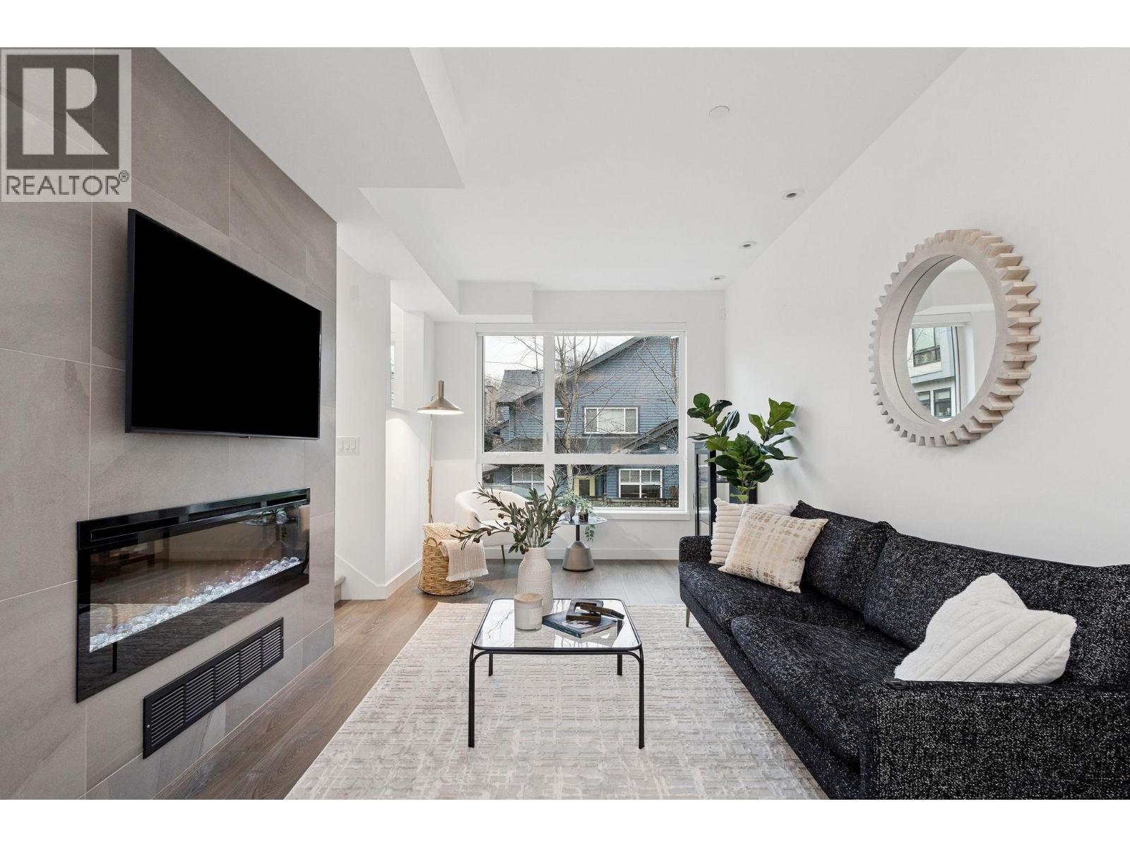 21 856 ORWELL STREET, North Vancouver