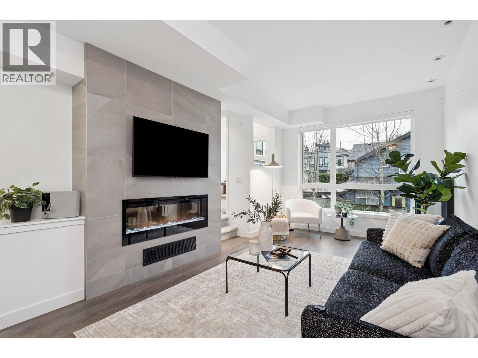 21 856 ORWELL STREET, North Vancouver