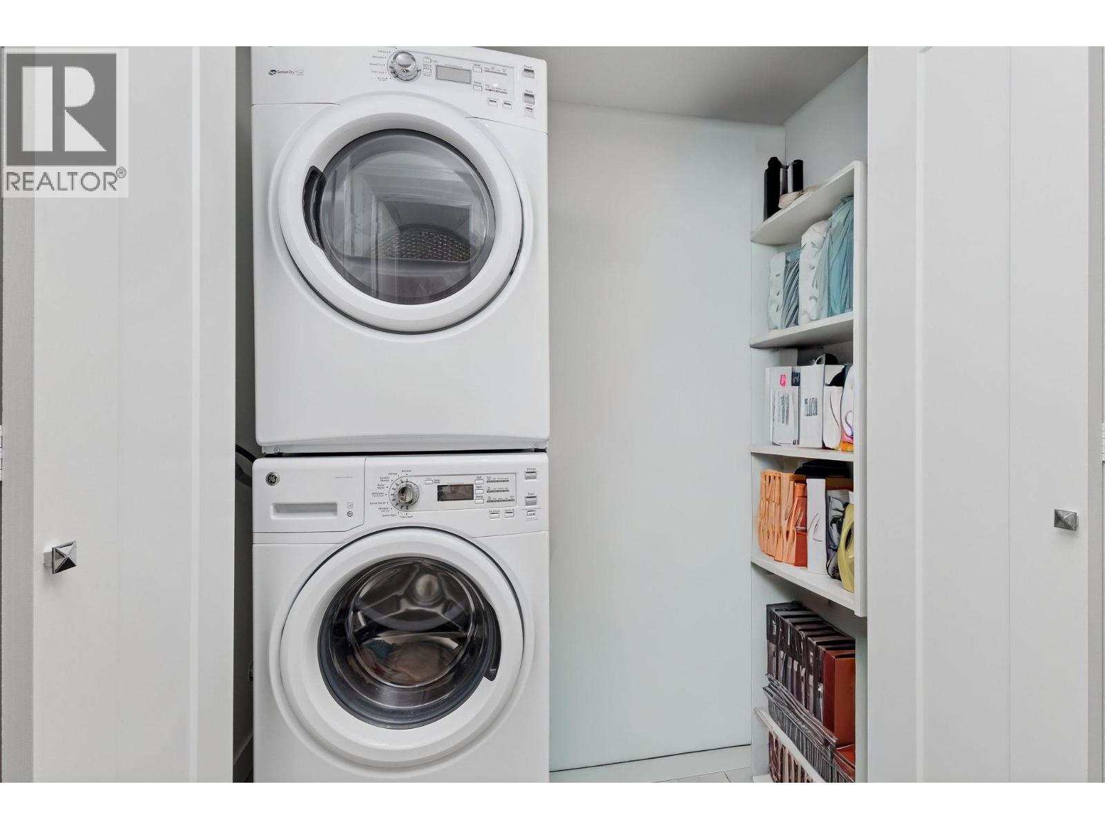 21 856 ORWELL STREET, North Vancouver