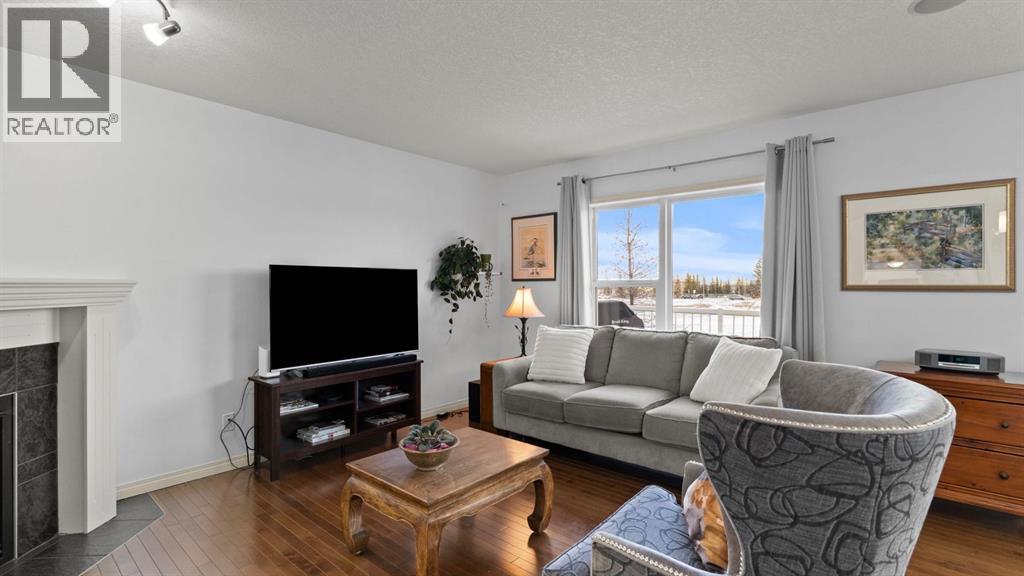 Single Family House for Sale in  Bridlecrest Boulevard SW Bridlewood Calgary 