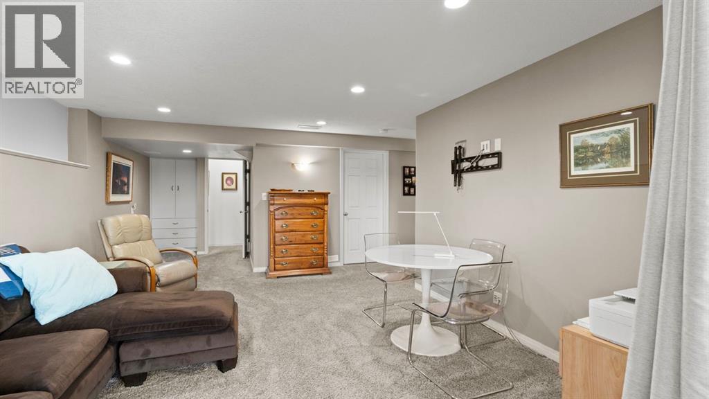 Single Family House for Sale in  Bridlecrest Boulevard SW Bridlewood Calgary 