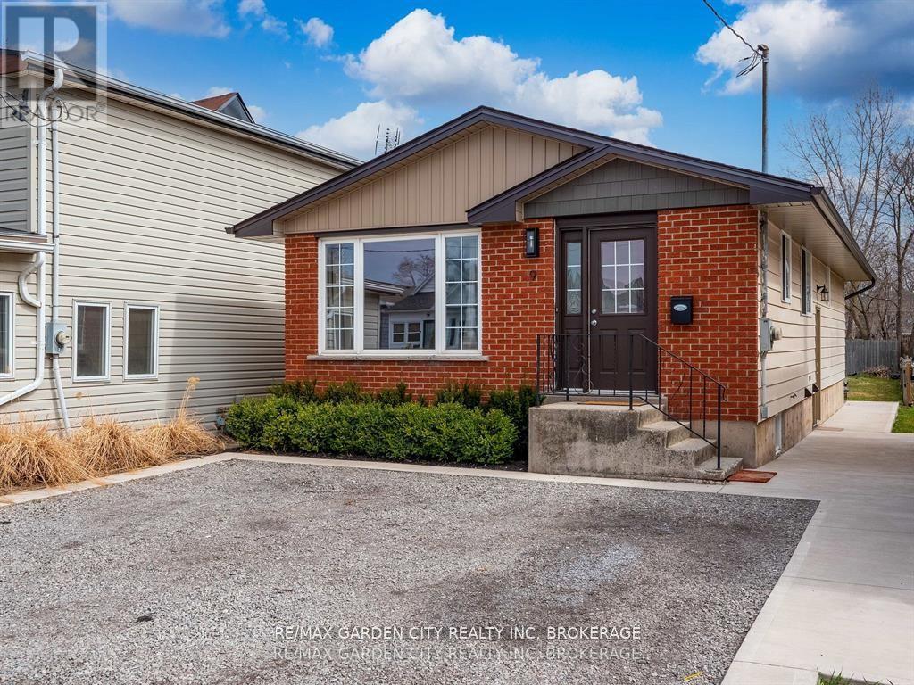 9 CHURCHILL STREET - 1