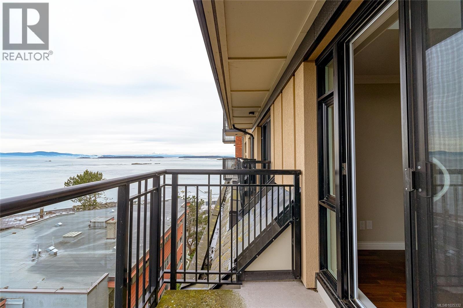 405 1175 Beach Drive, Oak Bay