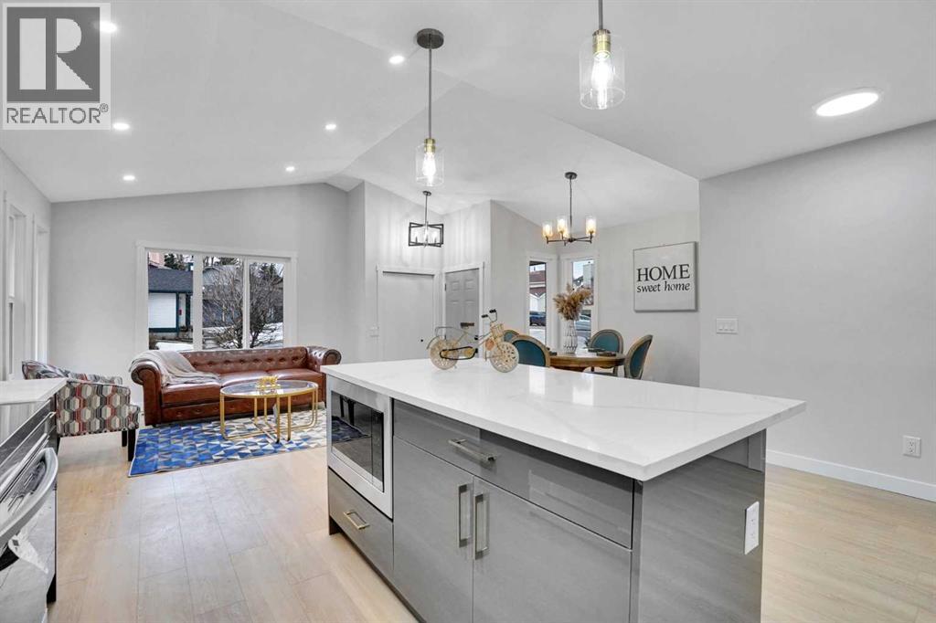 Single Family House Bungalow for Sale in  Shawmeadows Place SW Shawnessy Calgary 