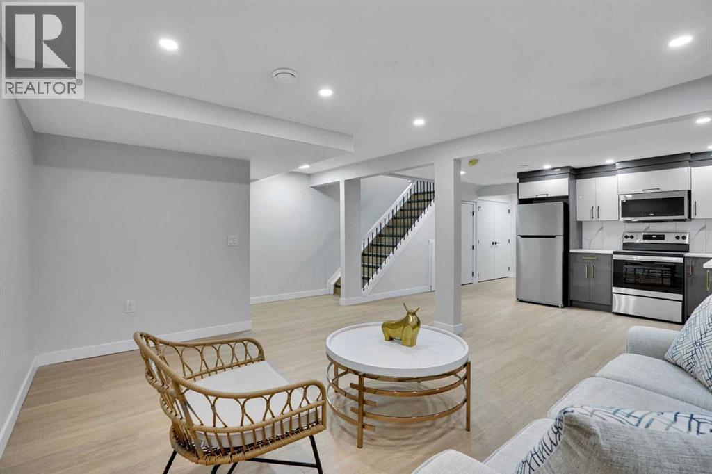 Single Family House Bungalow for Sale in  Shawmeadows Place SW Shawnessy Calgary 